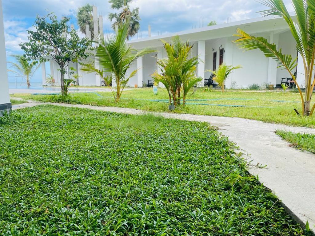 Guitar Bay Arugambay Hotel Arugam Bay Exterior photo